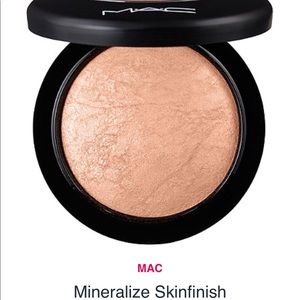 MAC Mineralize Skinfinish Global Glow